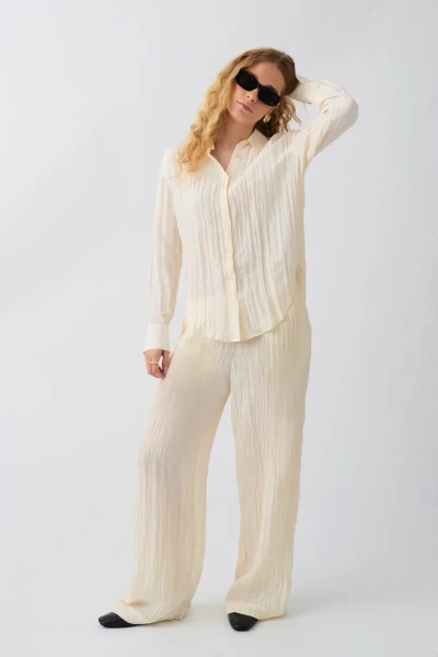 Gina Tricot / Crinkle texture trousers / Almond Milk